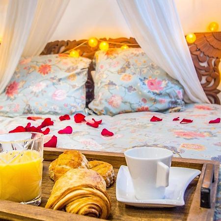 Jacuzzi - La Petite Romantique - Flobnb Laon Dış mekan fotoğraf
