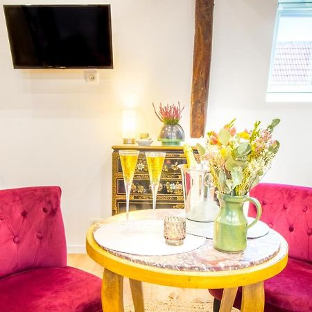 Jacuzzi - La Petite Romantique - Flobnb Laon Dış mekan fotoğraf
